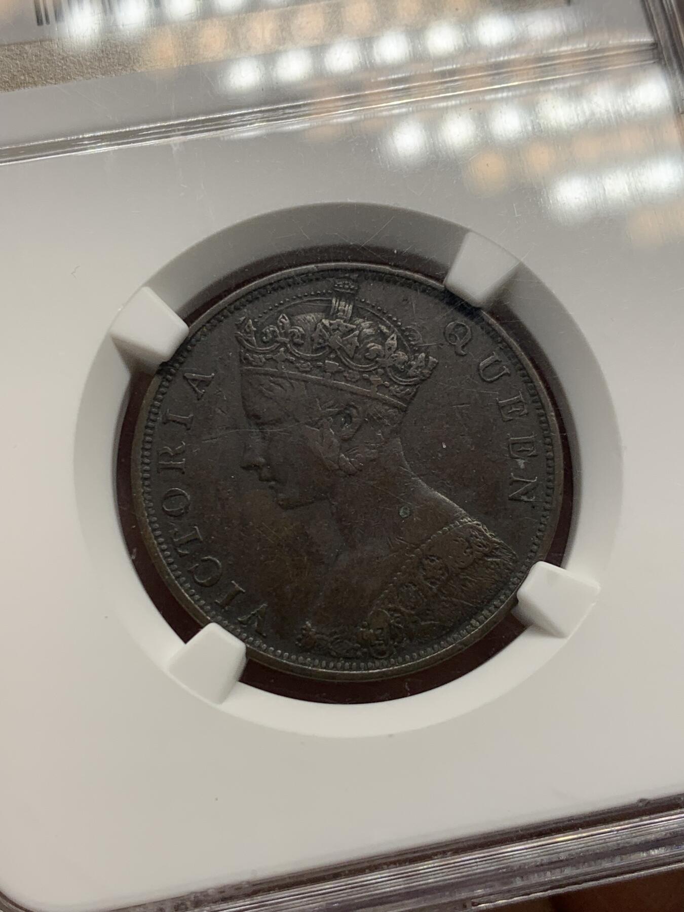 《竞宝斋》第370场 周日，周一 2场连拍 （全场包邮） NGC VF35BN 香港 1866年 维多利亚 一仙 铜币 原味包浆，早期年份，少见。