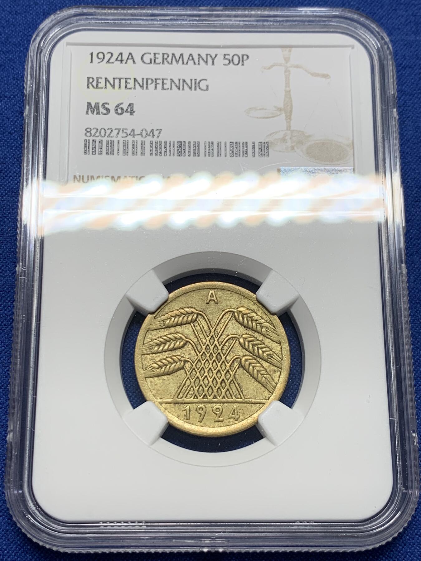 《竞宝斋》第370场 周日，周一 2场连拍 （全场包邮） NGC MS64 少见面值 德国1924A魏玛50芬尼 50芬尼非常少 常见的是5和10芬尼 细节清楚 没什么使用痕迹 所以得了64高分 铜币保存成这样不容易