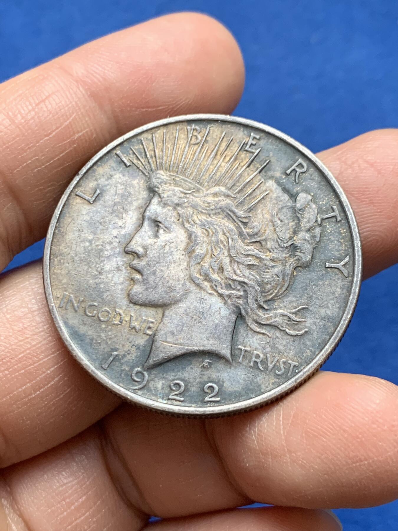 《竞宝斋》第370场 周日，周一 2场连拍 （全场包邮） 美国1922和平银币 浓厚黑包浆 老味道很不错