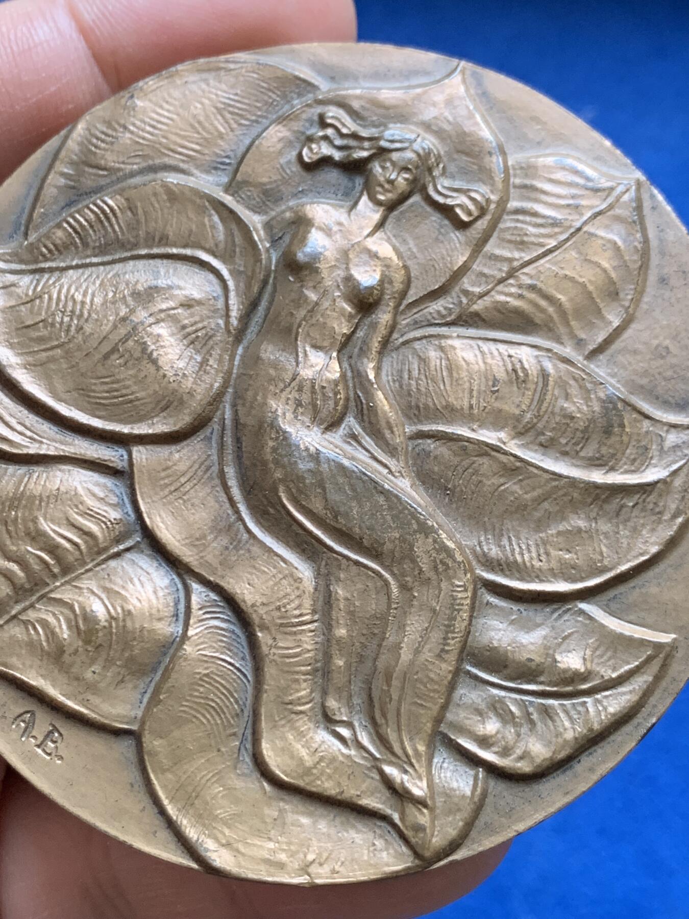 《竞宝斋》第370场 周日，周一 2场连拍 （全场包邮） 英国1975年画家伯恩琼斯 《国王与乞食少女》大铜章 231克 71.5mm 1975 丰饶角铜标