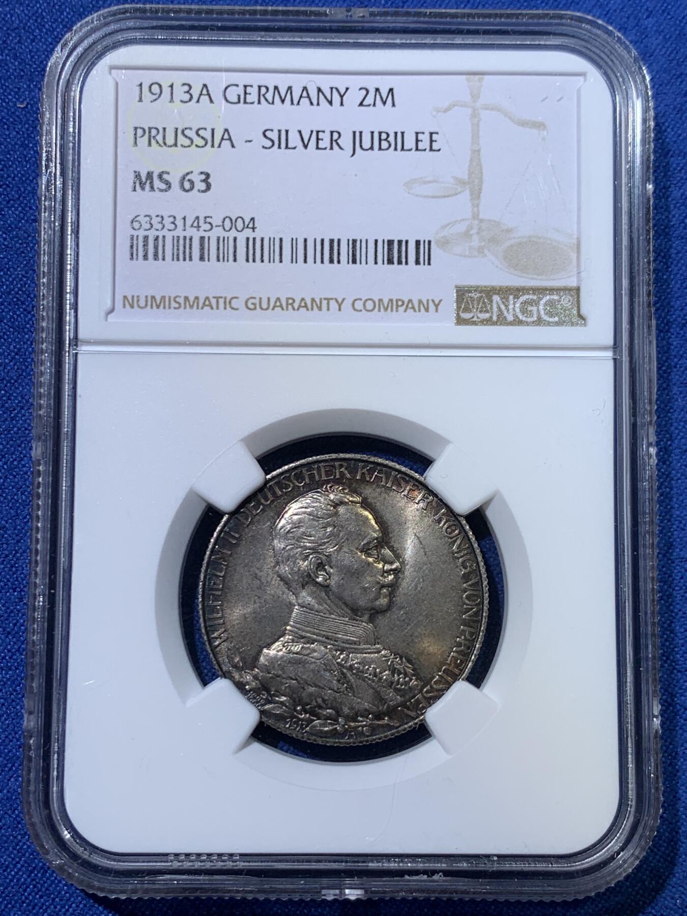 《竞宝斋》第370场 周日，周一 2场连拍 （全场包邮） NGC MS63 德国 1913年A 威廉二世2马克 银币 底板转光同时带浓郁五彩包浆，底板状态好。