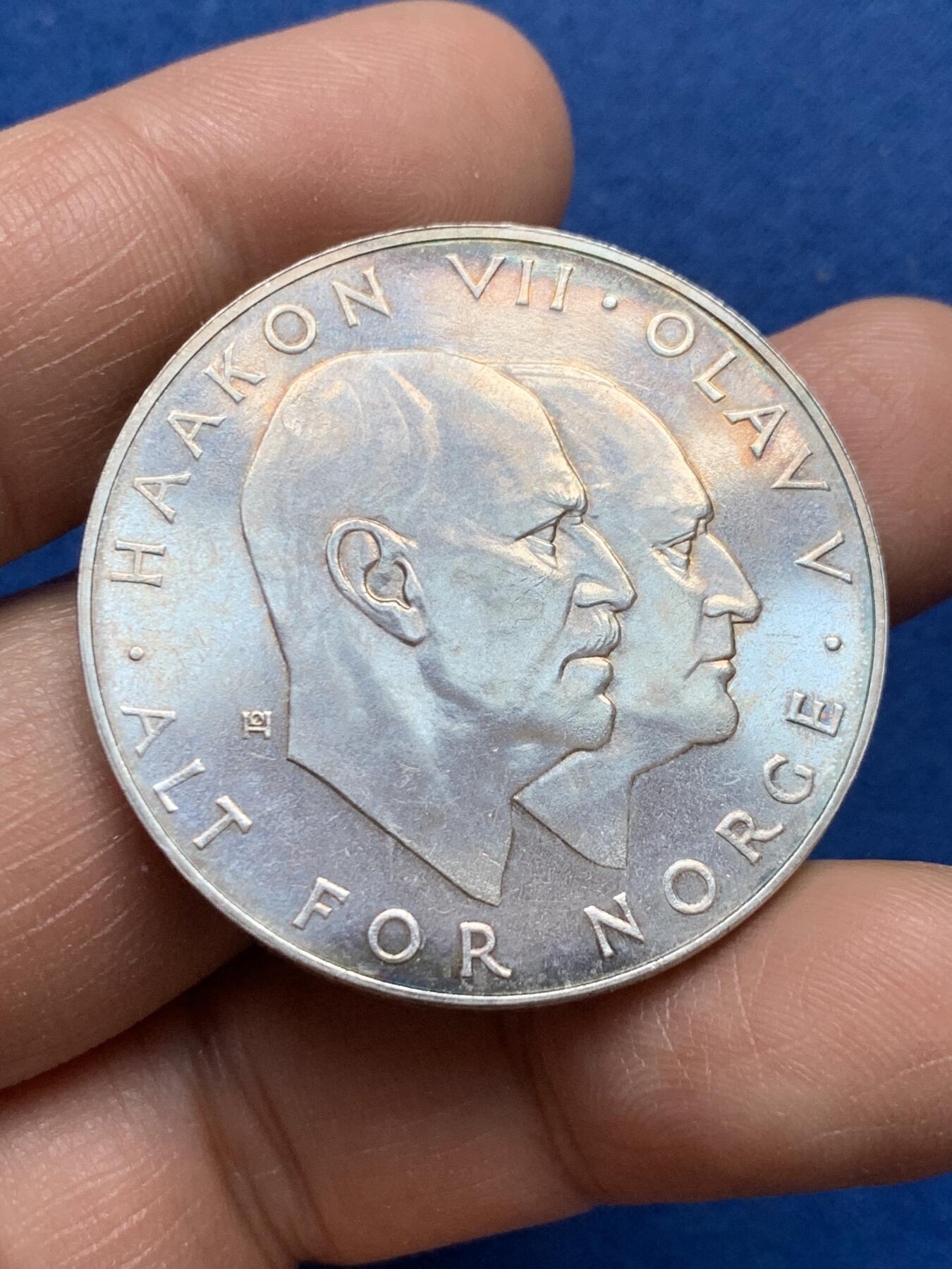 《竞宝斋》第370场 周日，周一 2场连拍 （全场包邮） 挪威1970年纪念二战胜利25周年25克朗大银币