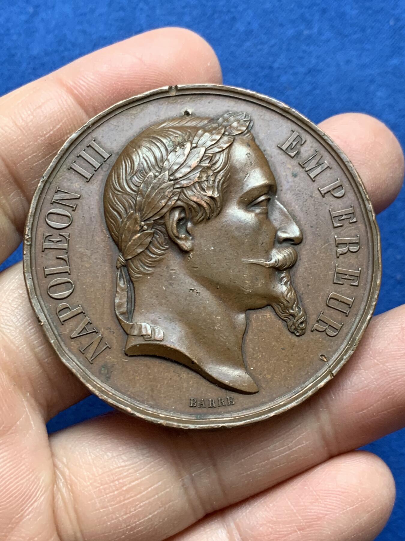 《竞宝斋》第370场 周日，周一 2场连拍 （全场包邮） 法国 拿破仑三世 音乐学院 奖章 59.5克 50.9mm 蜜蜂边铭铜标