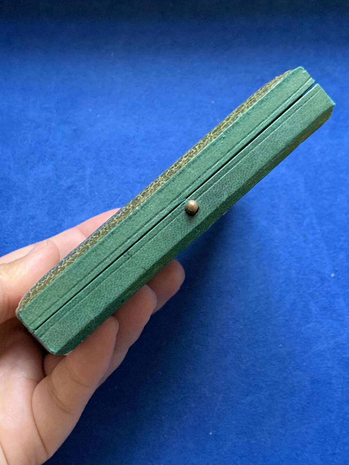 《竞宝斋》第370场 周日，周一 2场连拍 （全场包邮） 法国国家建筑联合会纪念铜方章 210克 56.8*82.5mm 1975 丰饶角铜标 带盒