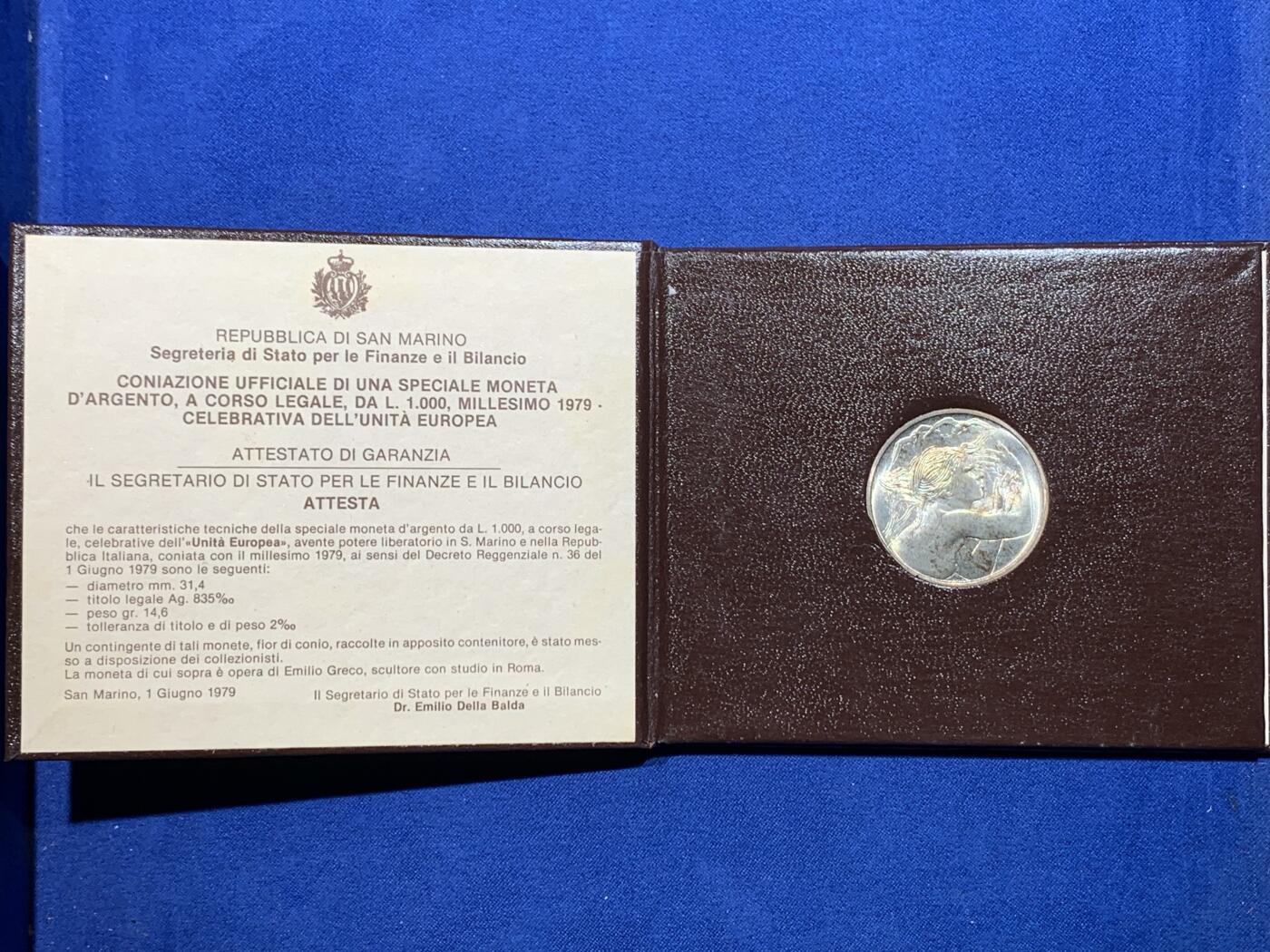 《竞宝斋》第370场 周日，周一 2场连拍 （全场包邮） 卡装 圣马力诺1979年女神1000里拉银币 14.6克