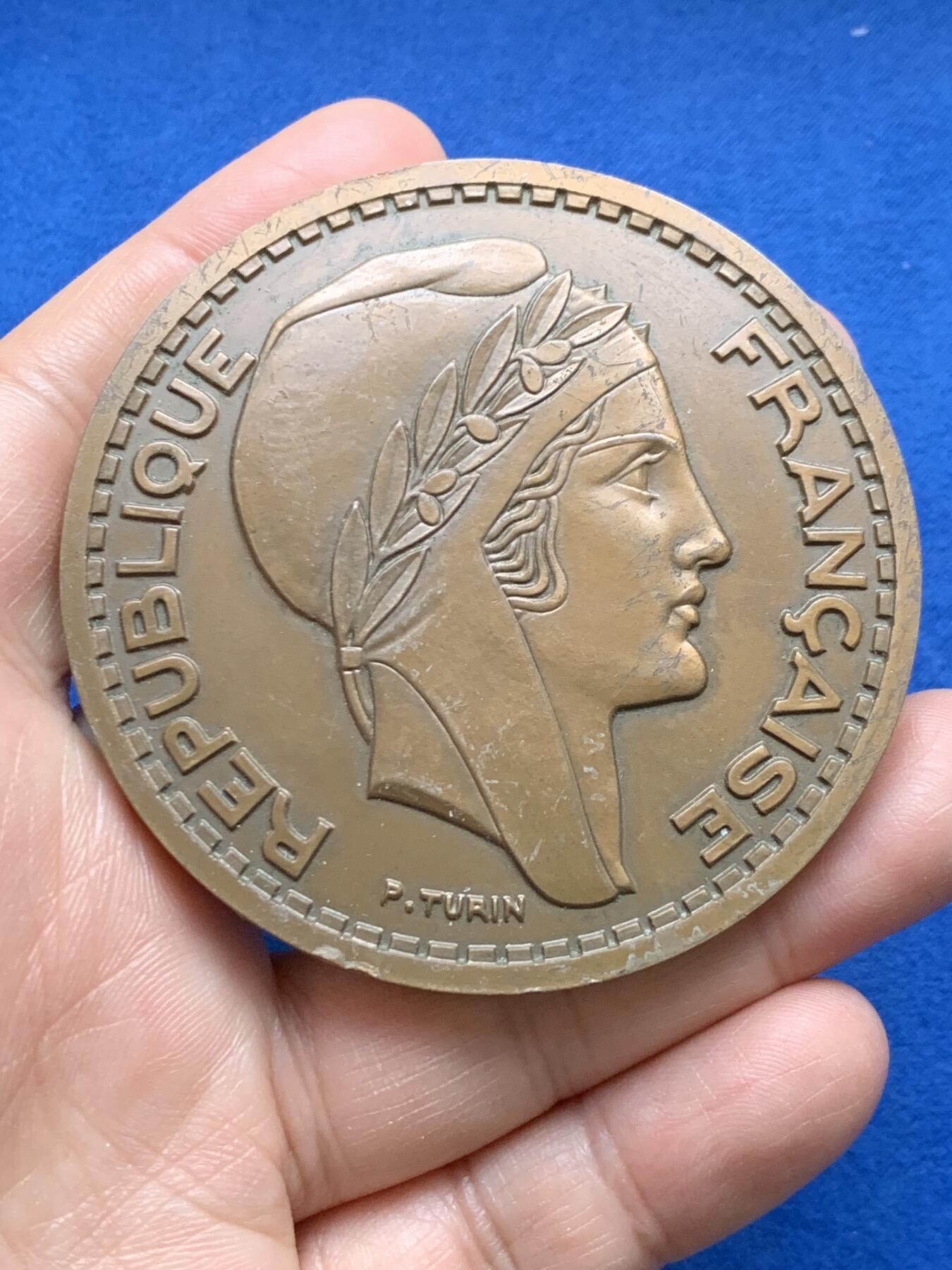 《竞宝斋》第370场 周日，周一 2场连拍 （全场包邮） 法国塞纳-诺曼底流域委员会纪念大铜章 136.3克 68mm 1880 丰饶角铜标