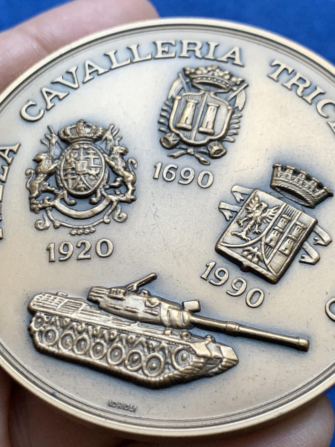 《竞宝斋》第370场 周日，周一 2场连拍 （全场包邮） 1690-1990年300周年铜章 135.6克 67.5mm