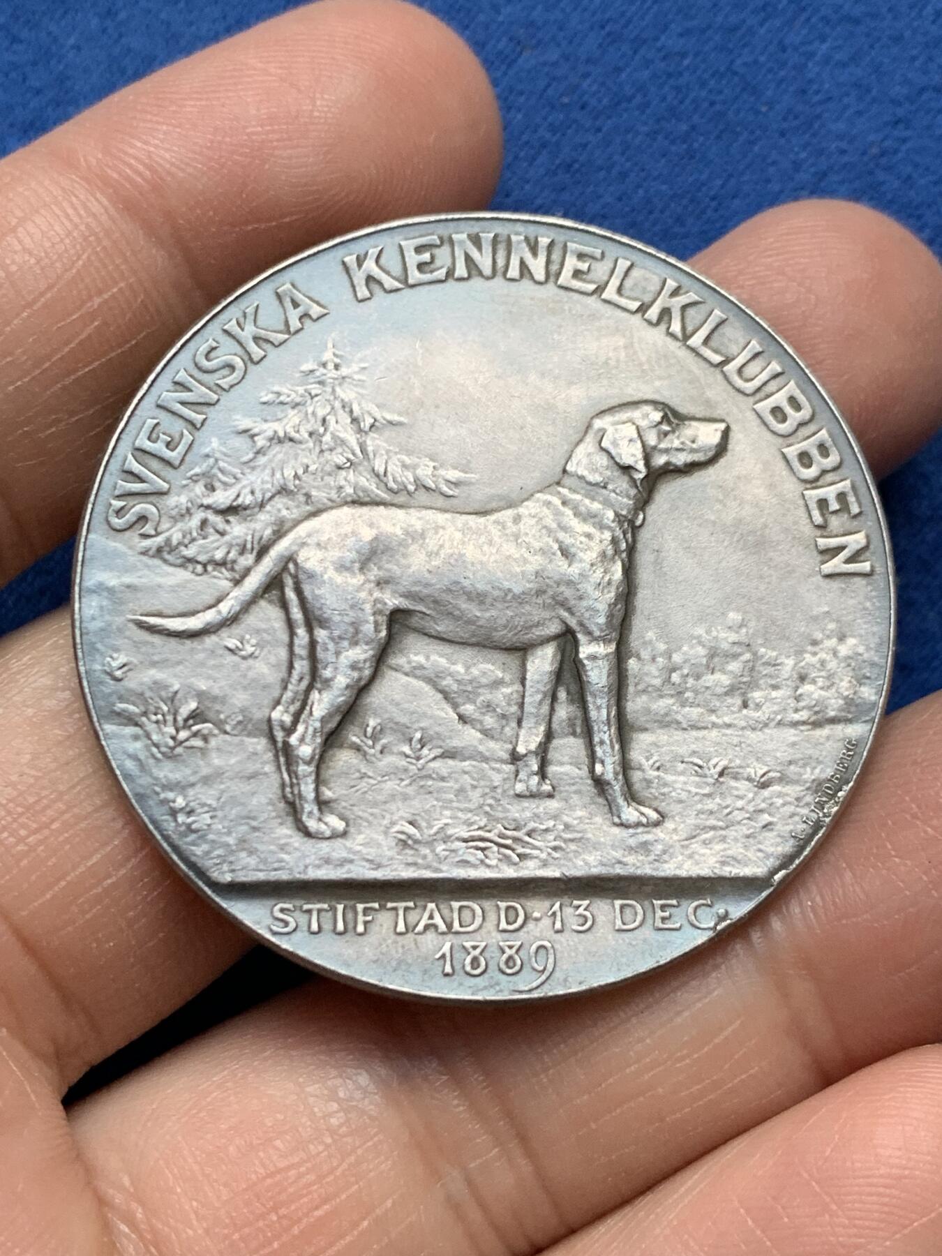 《竞宝斋》第370场 周日，周一 2场连拍 （全场包邮） 瑞典1889年犬类俱乐部林德伯格银质奖章 43.3mm 30.3g