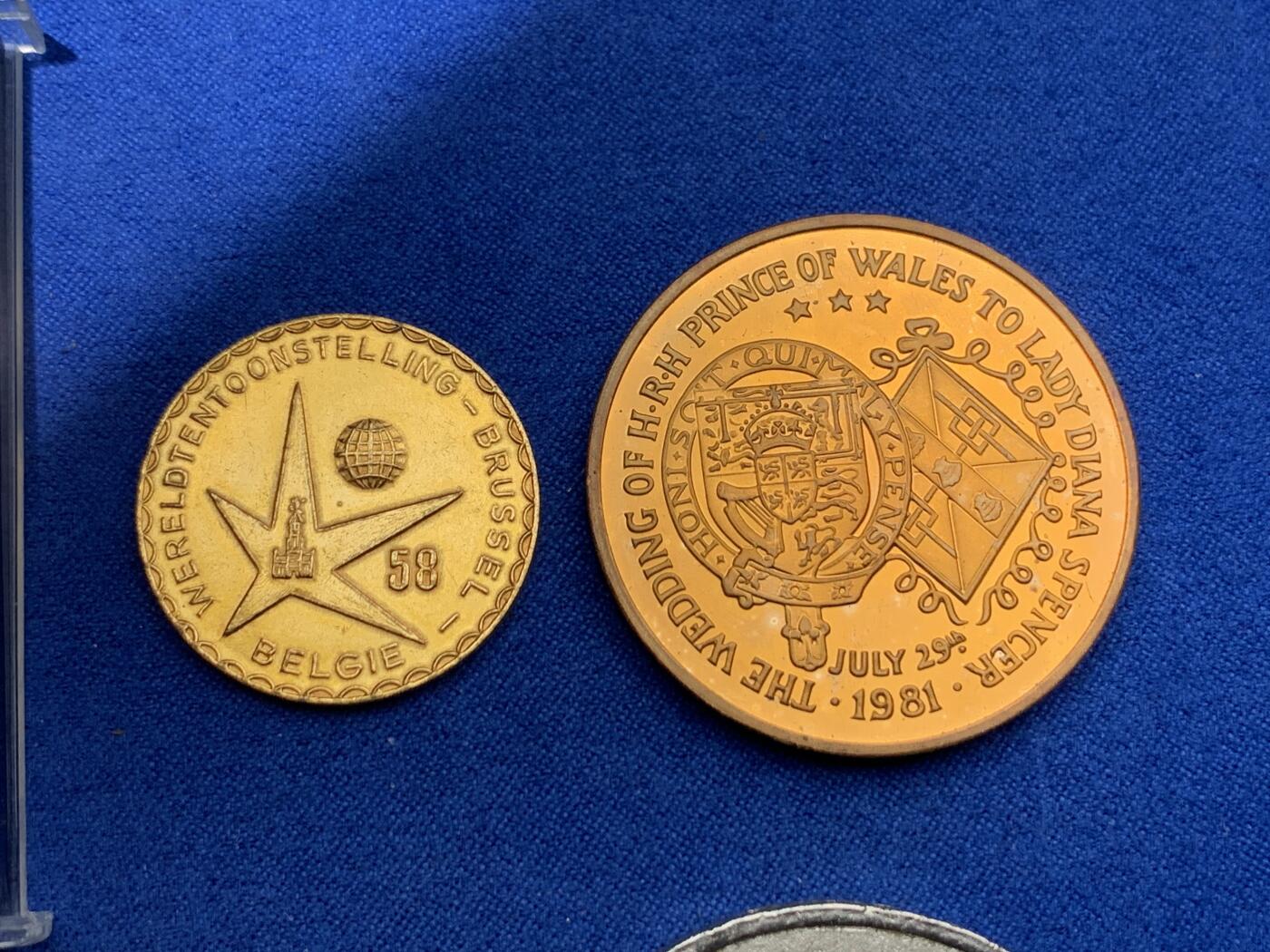 《竞宝斋》第370场 周日，周一 2场连拍 （全场包邮） 六枚一组 英国现代奖章 细节见图