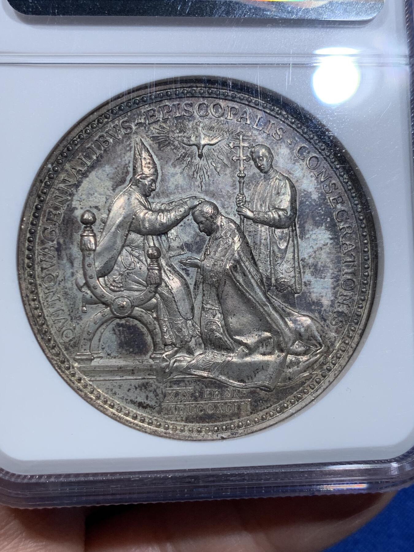 《竞宝斋》第370场 周日，周一 2场连拍 （全场包邮） NGC MS62 梵蒂冈1893年里奥十三世主教祝圣纪念银章，高浮雕，加厚盒装。