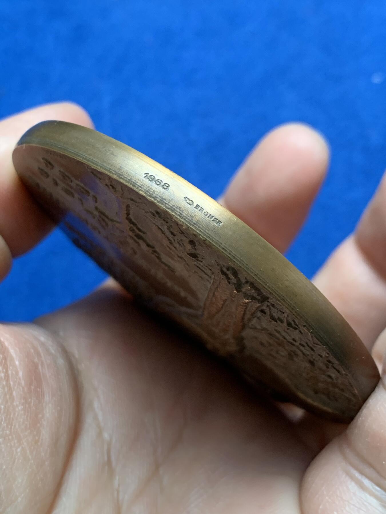 《竞宝斋》第370场 周日，周一 2场连拍 （全场包邮） 法国一战胜利50周年纪念铜章 高浮雕 172.9克 68mm 1968 丰饶角铜标 带盒