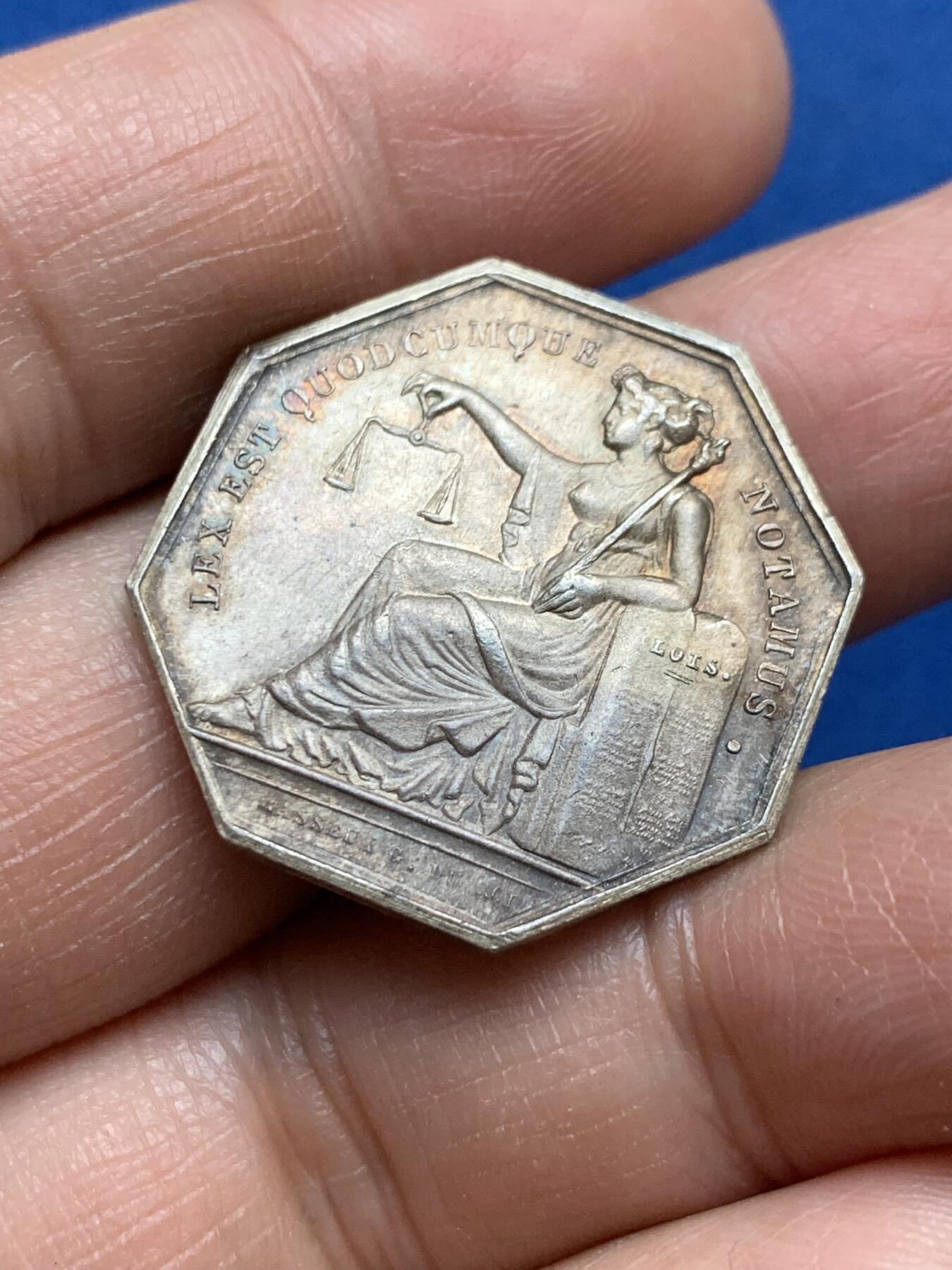 《竞宝斋》第370场 周日，周一 2场连拍 （全场包邮） 法国埃尔市公证人八角银代币 丰饶角银标 10.1克 27.3mm