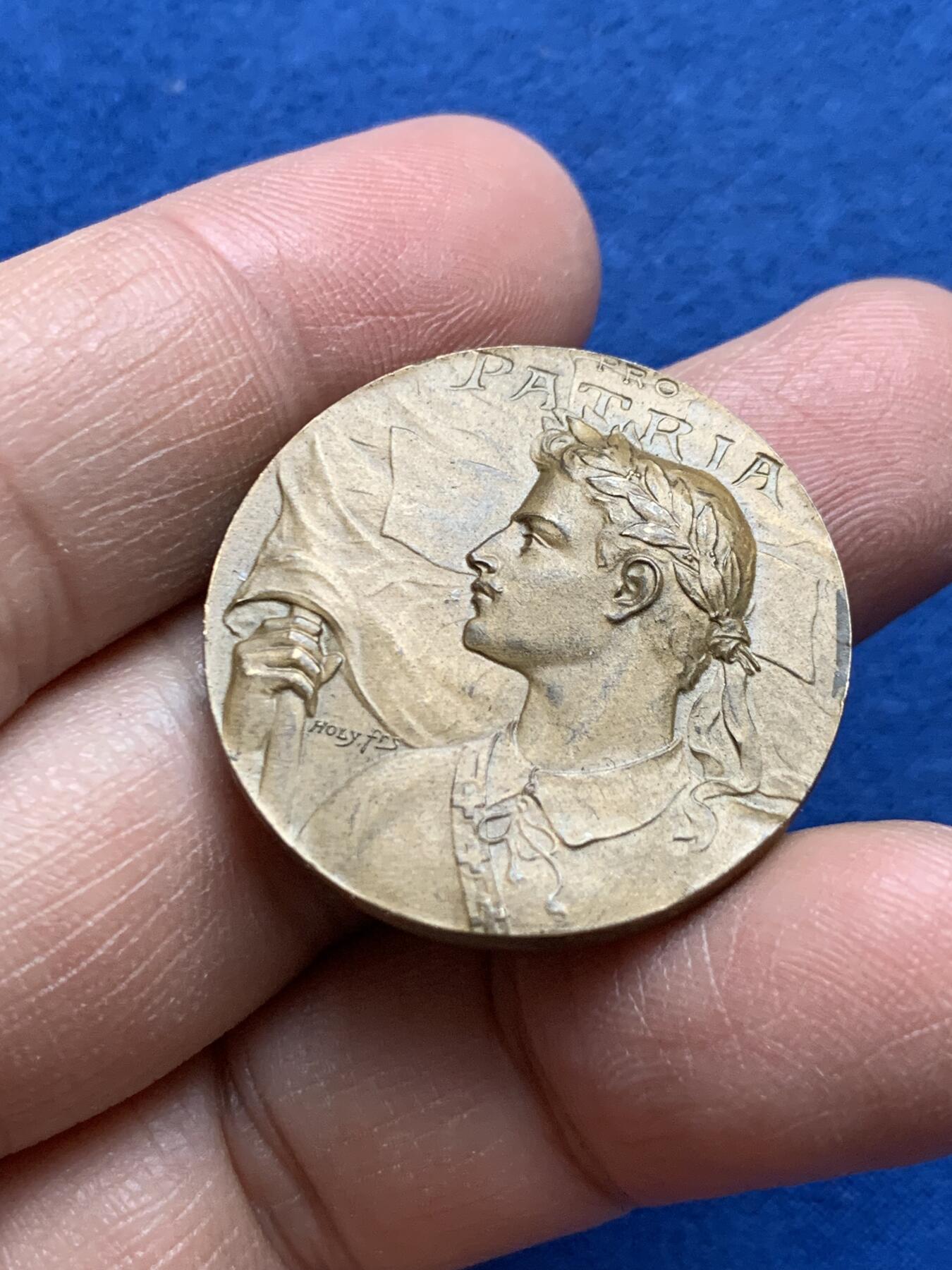 《竞宝斋》第370场 周日，周一 2场连拍 （全场包邮） 瑞士 1911年 伯尔尼 体操节 铜章 正面帅小伙 背面景观非常漂亮 16.1克 30.6mm