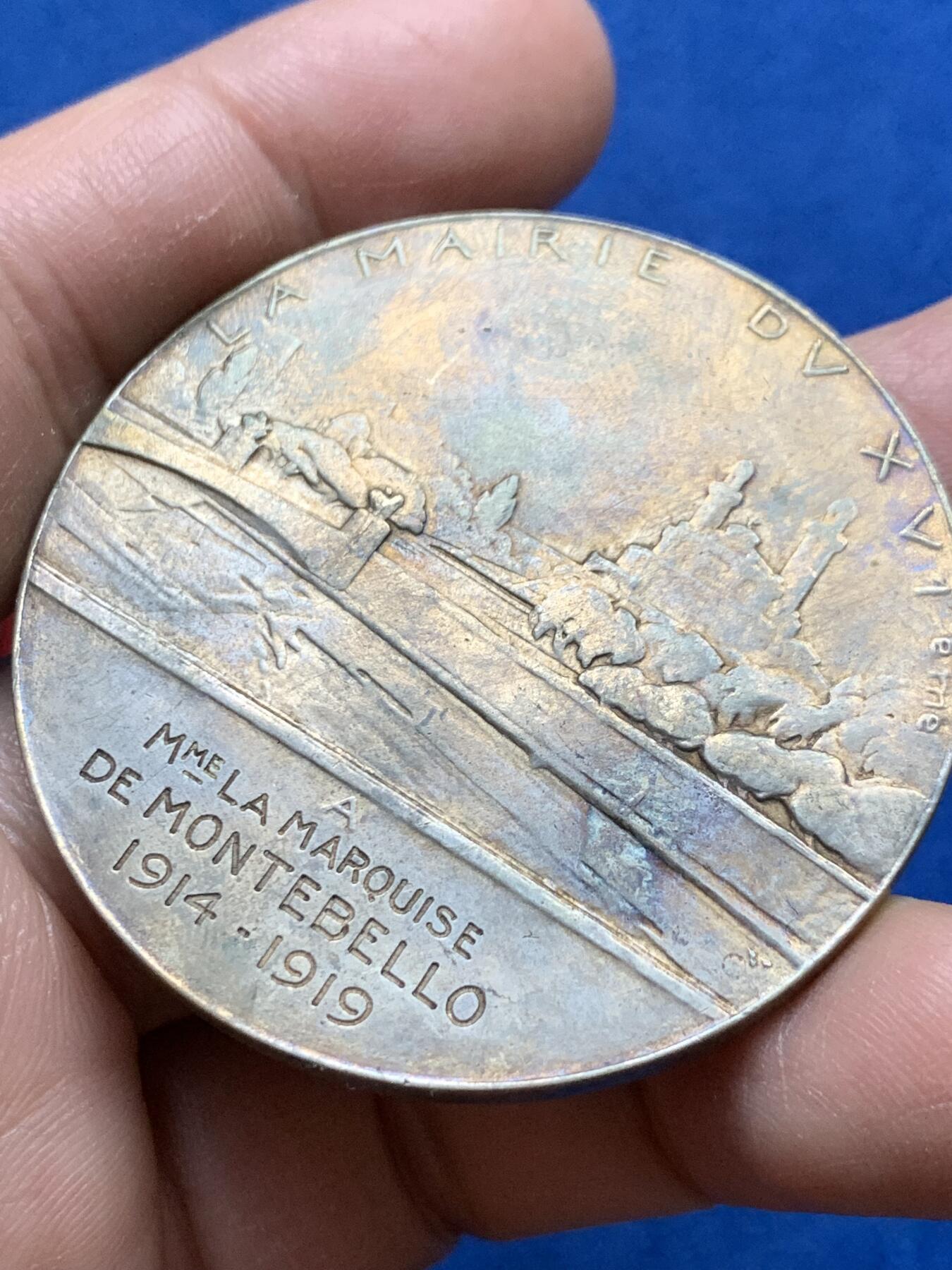 《竞宝斋》第370场 周日，周一 2场连拍 （全场包邮） 法国蒙特贝罗大天使女武神铜章 带盒 稀有 44.4克 49.5mm 三角铜标