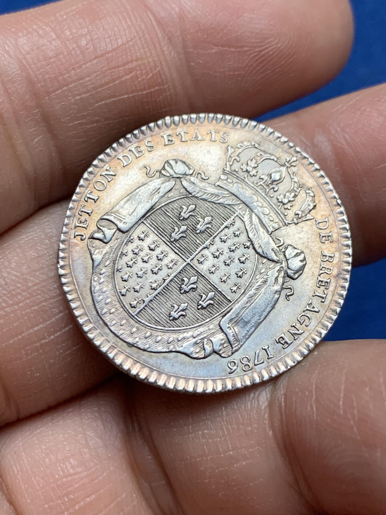 《竞宝斋》第370场 周日，周一 2场连拍 （全场包邮） 法国1786年布列塔尼雷恩圆形银代币 直径28mm