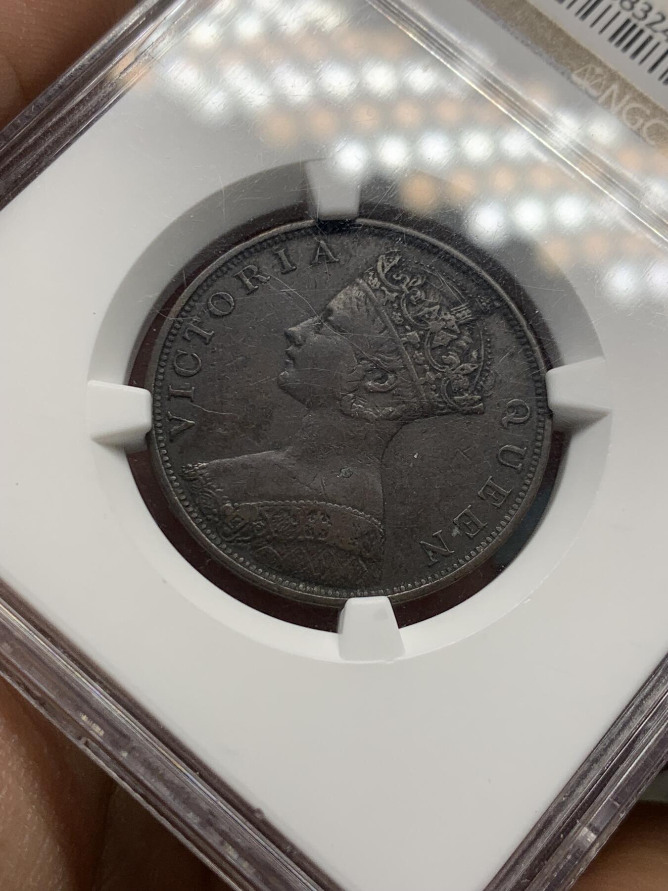 《竞宝斋》第370场 周日，周一 2场连拍 （全场包邮） NGC VF35BN 香港 1866年 维多利亚 一仙 铜币 原味包浆，早期年份，少见。