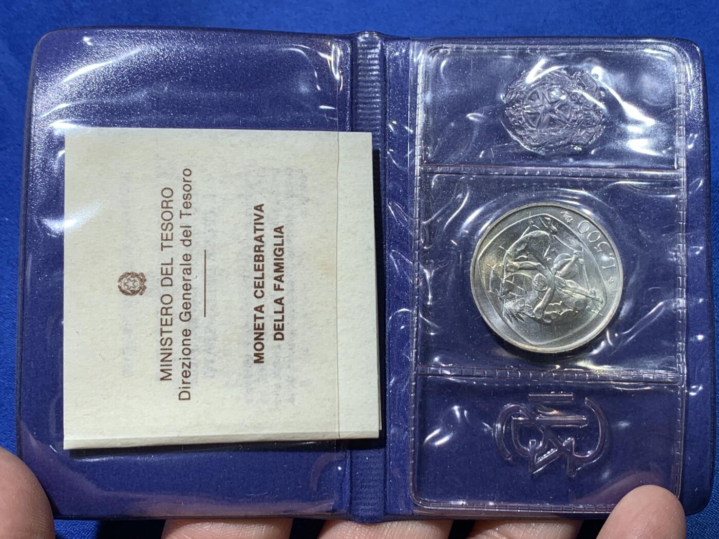 《竞宝斋》第370场 周日，周一 2场连拍 （全场包邮） 意大利 1987年 家庭日 500里拉 银币 原封装 带证书