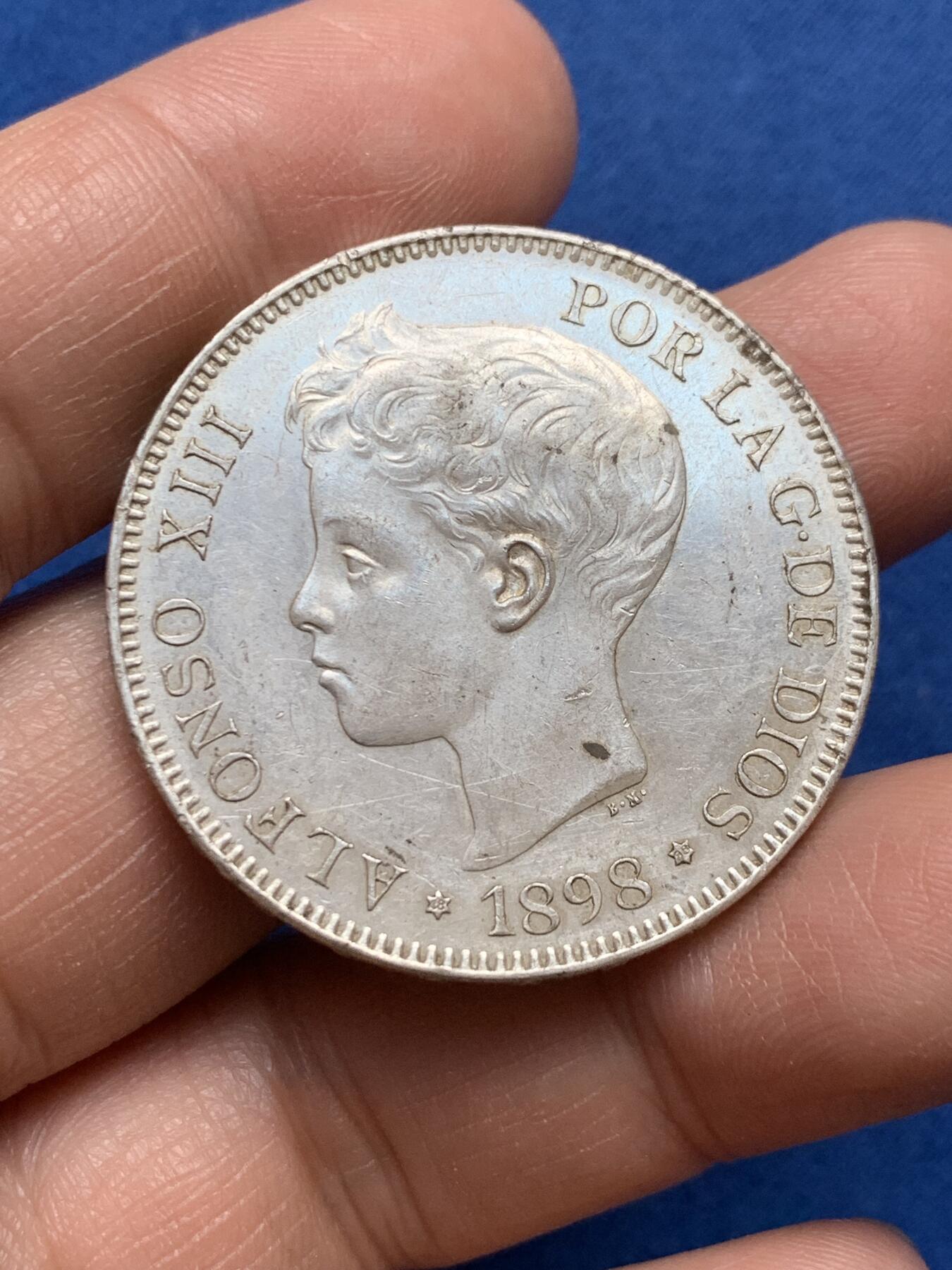 《竞宝斋》第370场 周日，周一 2场连拍 （全场包邮） 西班牙1898年阿方索十三世小孩头5比塞塔大银币，带光品相，细节也不错