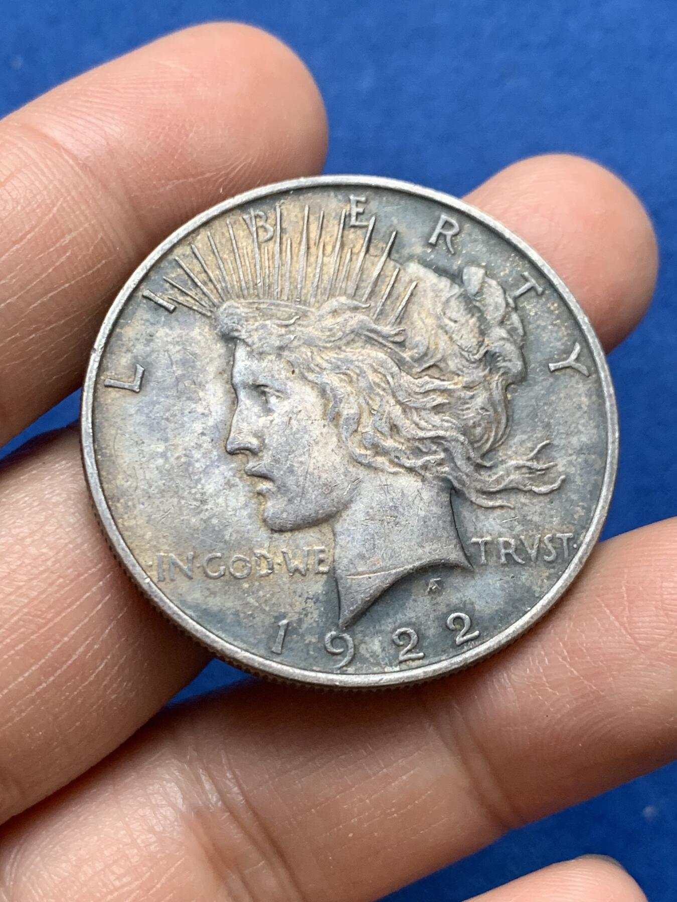 《竞宝斋》第370场 周日，周一 2场连拍 （全场包邮） 美国1922和平银币 浓厚黑包浆 老味道很不错