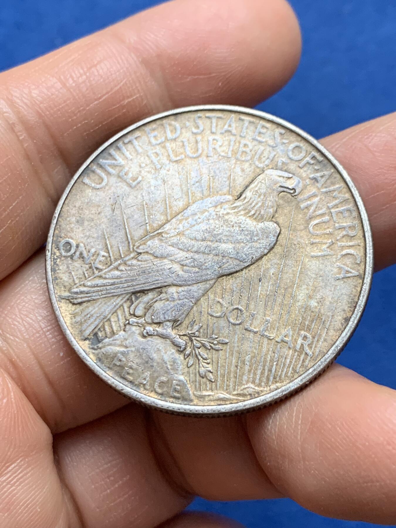 《竞宝斋》第370场 周日，周一 2场连拍 （全场包邮） 美国1922和平银币 浓厚黑包浆 老味道很不错