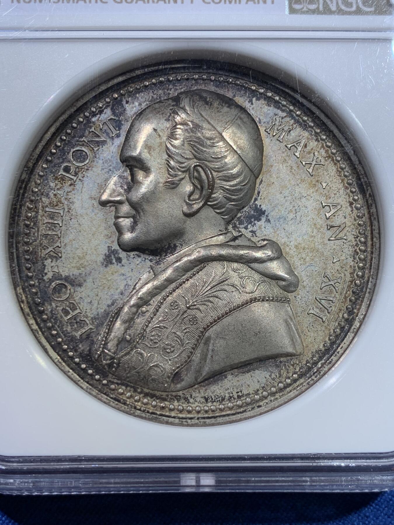 《竞宝斋》第370场 周日，周一 2场连拍 （全场包邮） NGC MS62 梵蒂冈1893年里奥十三世主教祝圣纪念银章，高浮雕，加厚盒装。