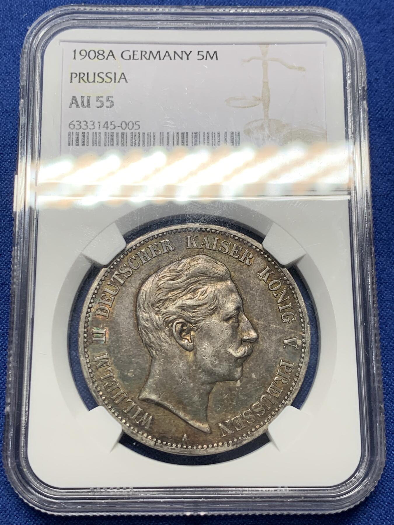 《竞宝斋》第370场 周日，周一 2场连拍 （全场包邮） NGC AU55 德国 1908年A 威廉二世5马克 银币 双面泛金红色原味包浆，底板细节保存较好。