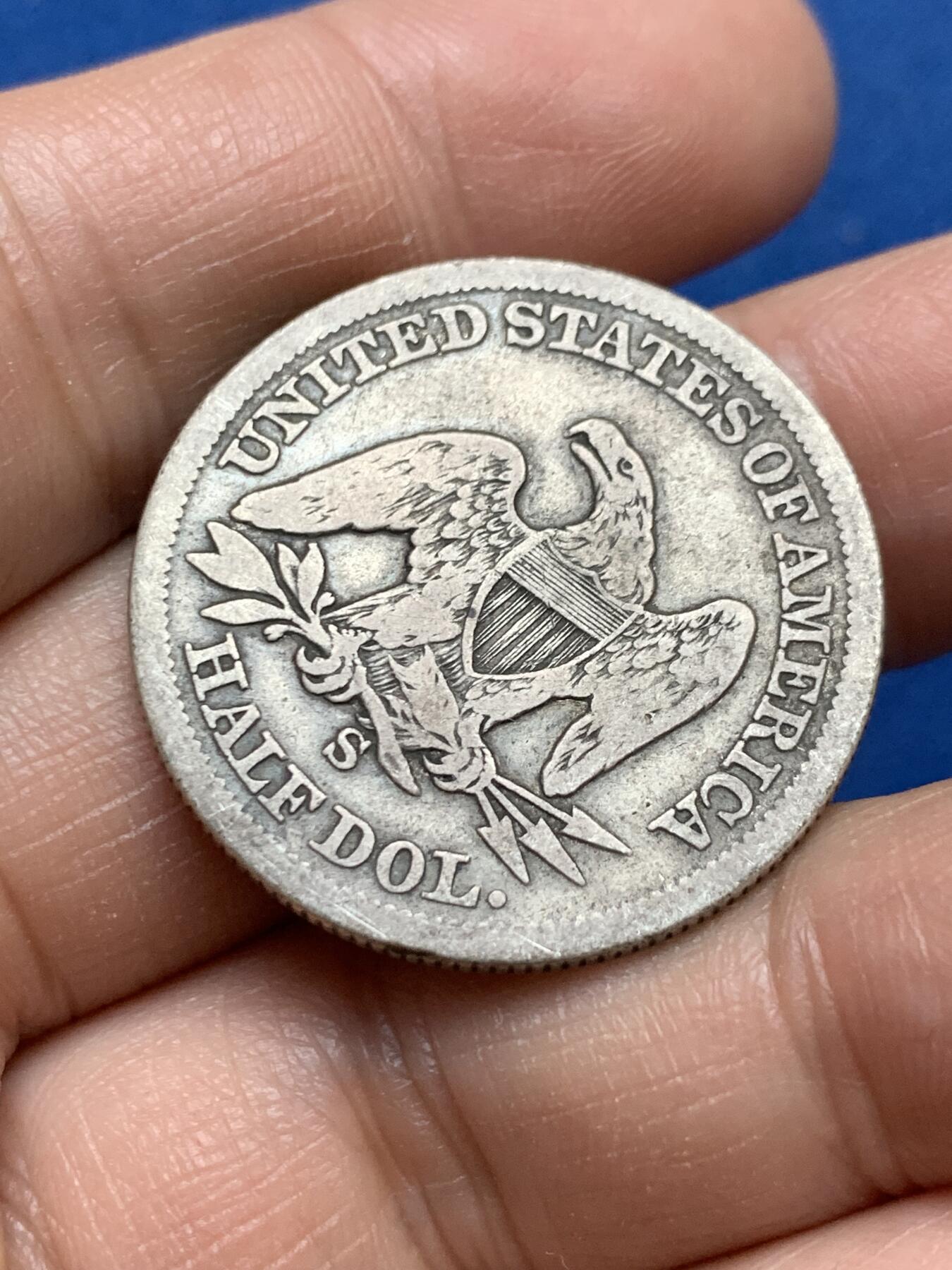 《竞宝斋》第370场 周日，周一 2场连拍 （全场包邮） 美国1861半美元银币 浓厚黑包浆 老味道 品相不错