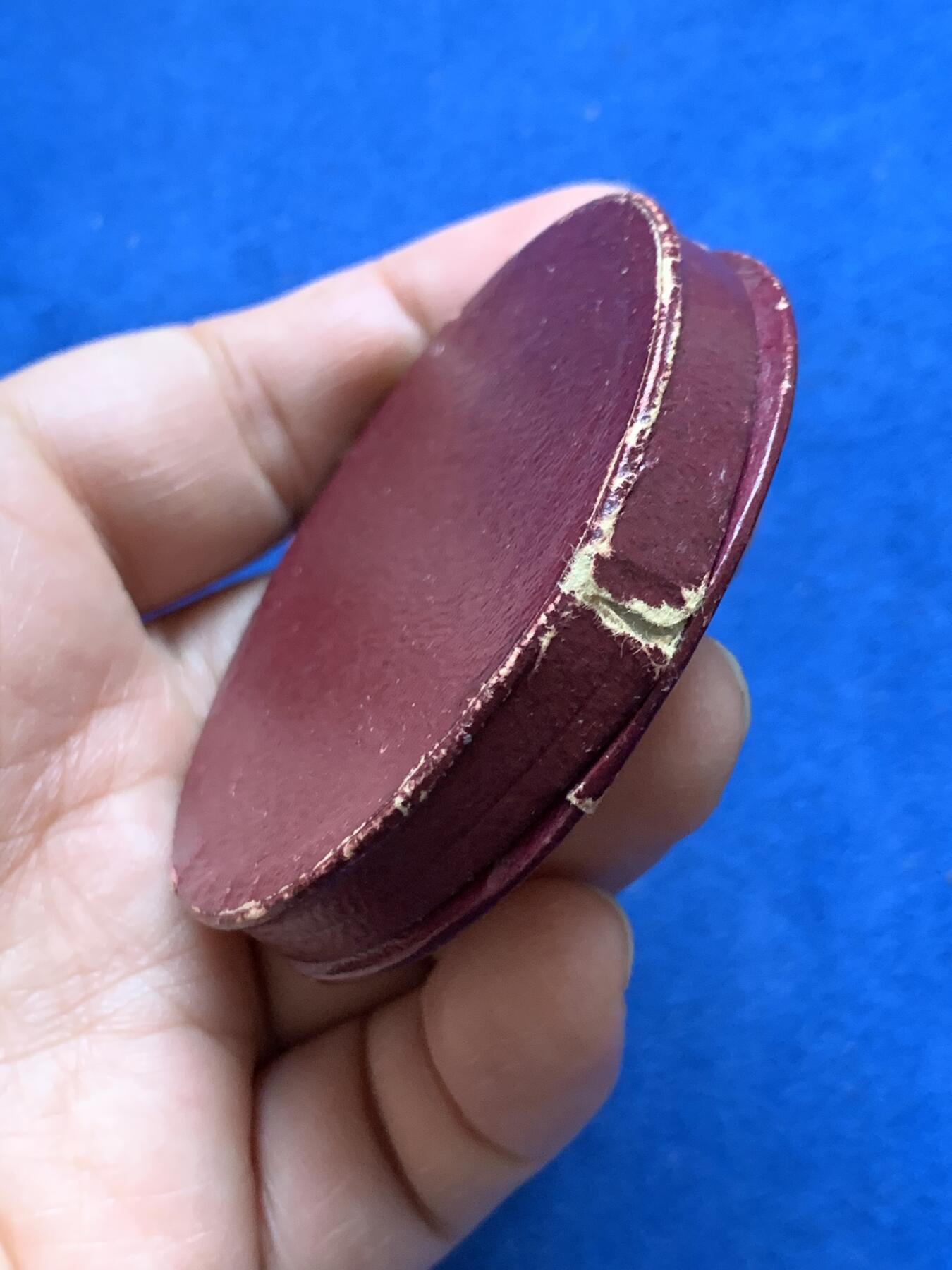 《竞宝斋》第370场 周日，周一 2场连拍 （全场包邮） 法国电力纪念铜章 带盒 70.6克 54.4mm 三角铜标