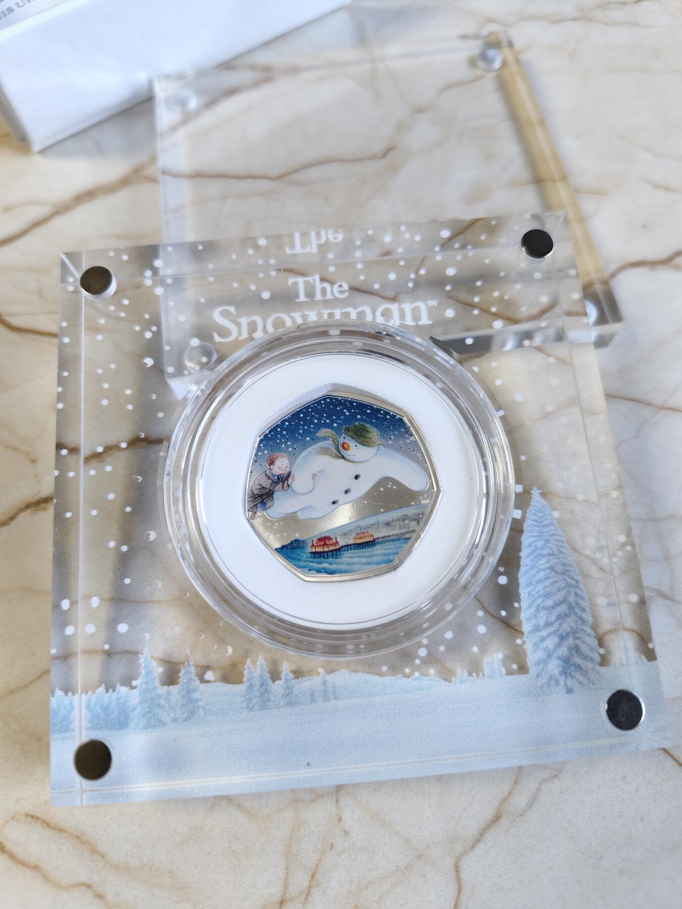 第168期拍卖【长期征集拍品】 【海寧潮】英国2018年圣诞雪人彩色多边形50便士精制纪念银币,925银，8克，发行15000枚