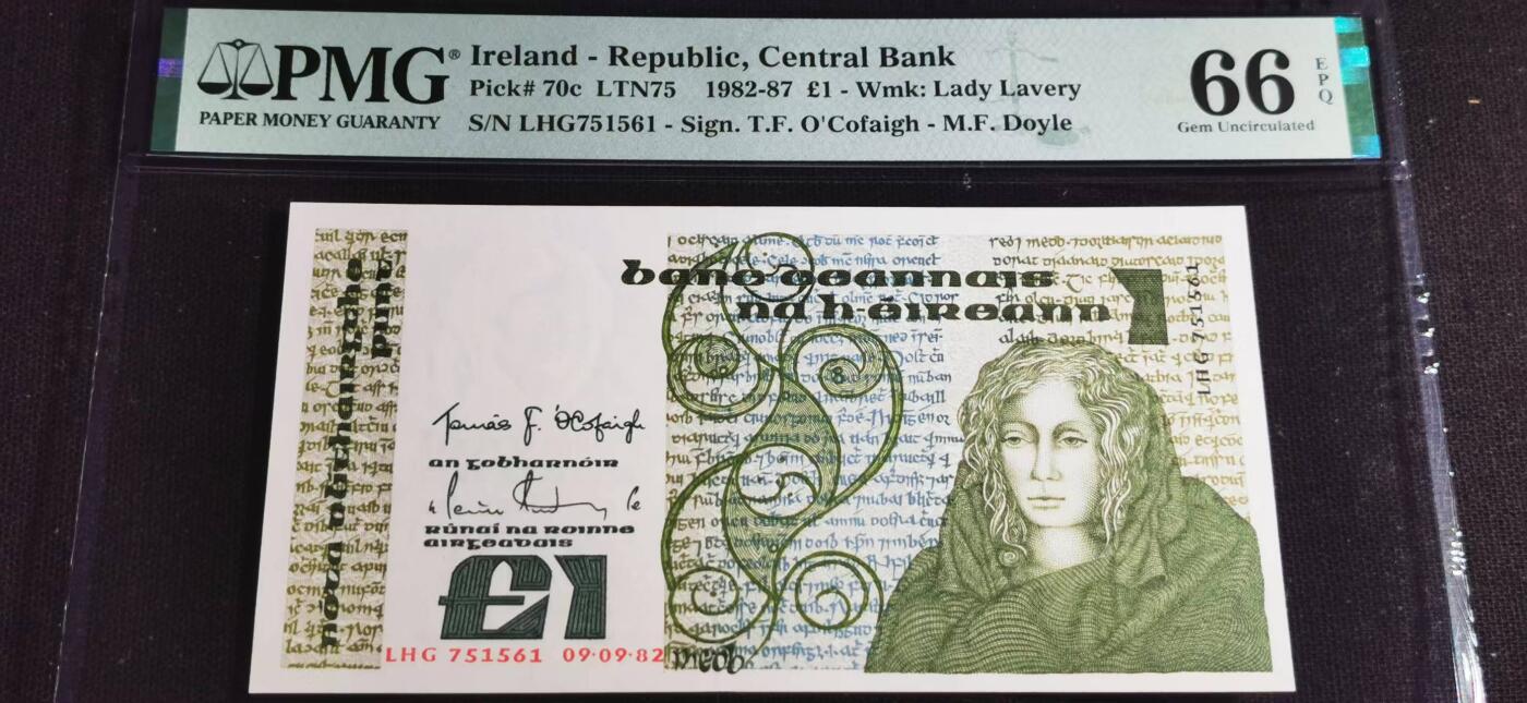 刘世昌艺术品销售中心～虎踞龙蟠*金杨在线联拍群第510期 爱尔兰1982年1镑【羊皮书】（PMG    66E    号码：LHG751561）1枚。