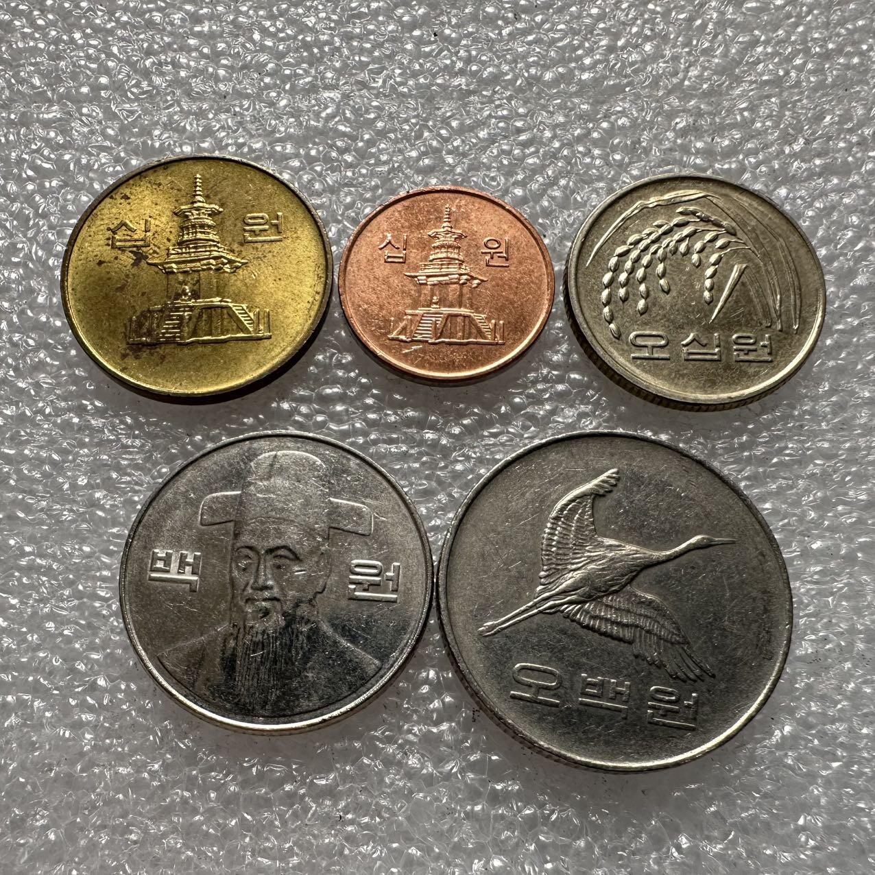 🌹外币初藏🌹🐯2025年第35场  每周二四六晚8️⃣点 接代拍 韩国五枚套