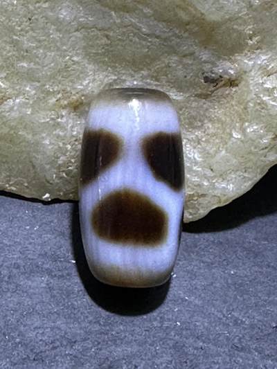 仅此一颗，精品藏传龟甲玛瑙天珠一颗，。 仅此一颗，精品藏传龟甲玛瑙天珠一颗，。