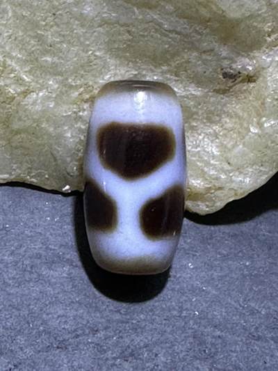 仅此一颗，精品藏传龟甲玛瑙天珠一颗，。 仅此一颗，精品藏传龟甲玛瑙天珠一颗，。