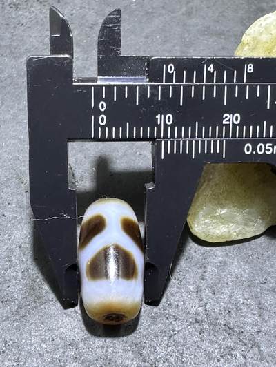 仅此一颗，精品藏传龟甲玛瑙天珠一颗，。 仅此一颗，精品藏传龟甲玛瑙天珠一颗，。