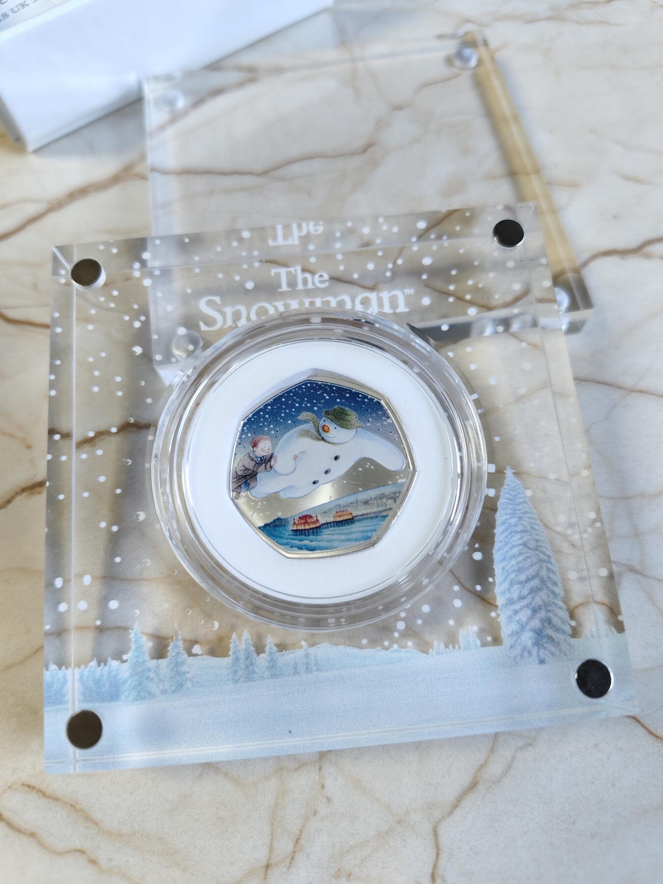 第168期拍卖【长期征集拍品】 【海寧潮】英国2018年圣诞雪人彩色多边形50便士精制纪念银币,925银，8克，发行15000枚