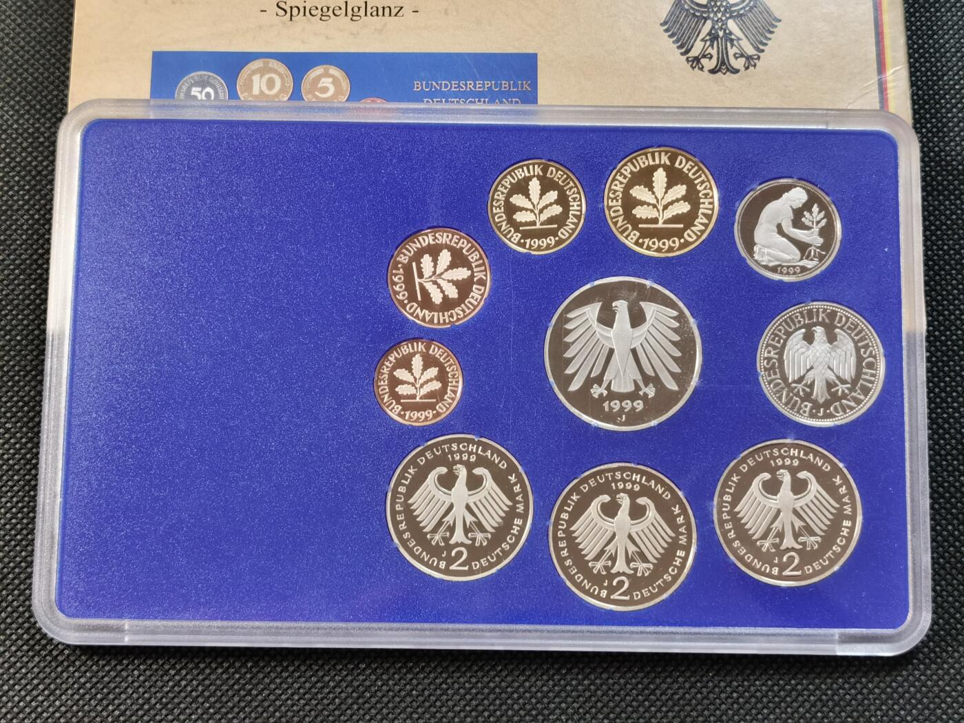  甄臻铺-世界钱币拍卖（第12期）送拍享返佣金等优惠多多 德国1999年官方精制套币（J），包装正面有伤，图1可见