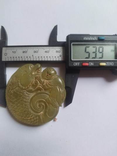 玉石 手串 手镯 手链专场 老碧玉牌子。纯手工雕刻 年年有鱼。