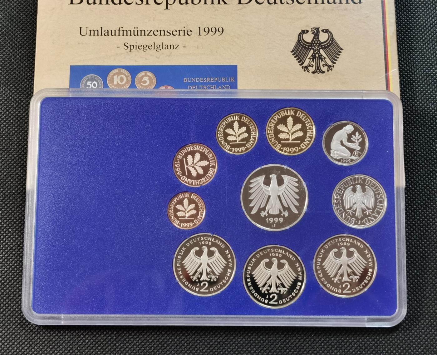  甄臻铺-世界钱币拍卖（第12期）送拍享返佣金等优惠多多 德国1999年官方精制套币（J），包装正面有伤，图1可见