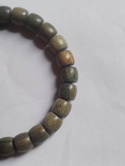 玉石 手串 手镯 手链专场 绿檀木直切手串。