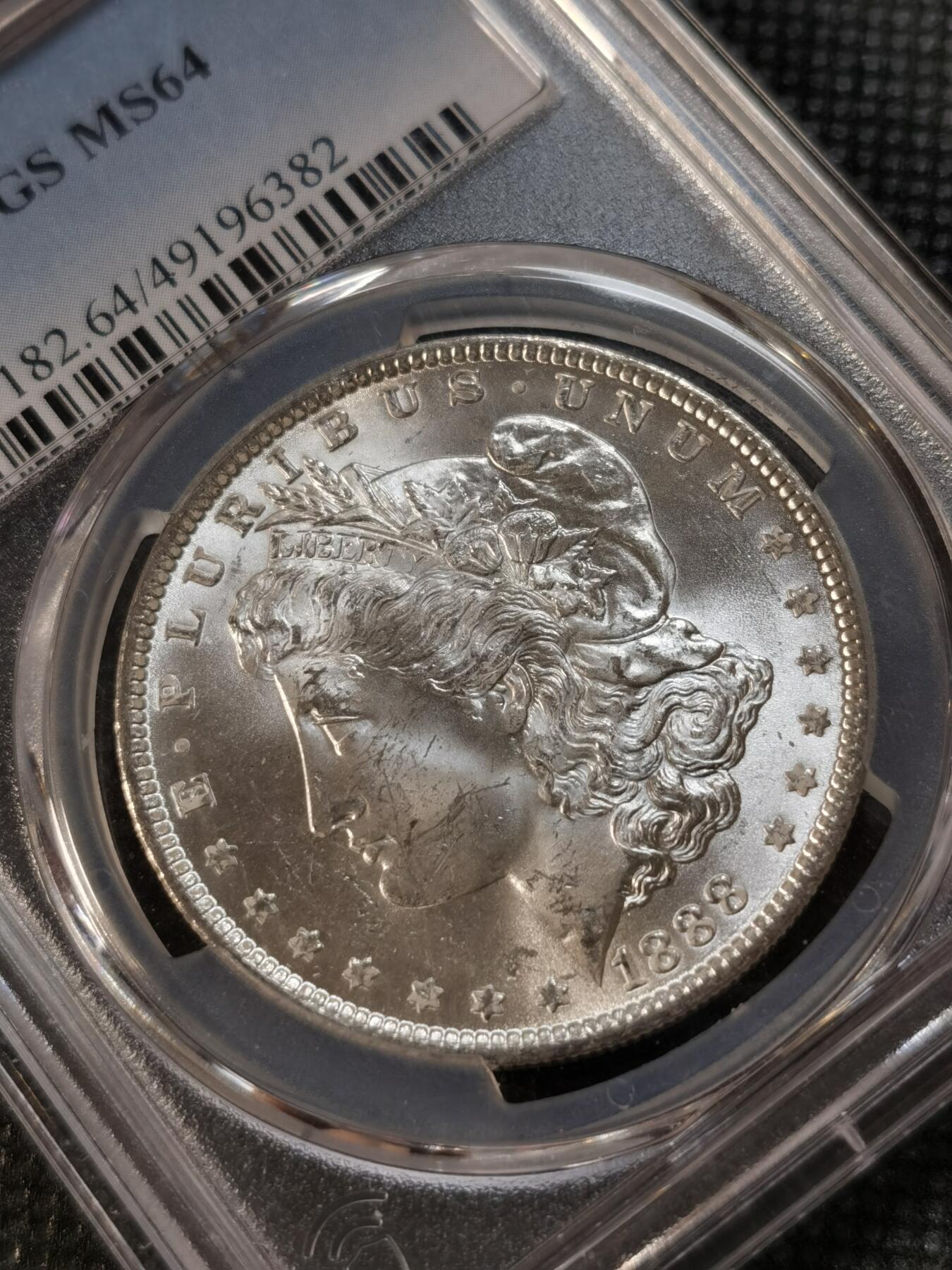  甄臻铺-世界钱币拍卖（第12期）送拍享返佣金等优惠多多 NGC-MS64 美国1888年摩根1美元银币 经典品种，谐音易发发发的吉祥年份，暴力转光，深打细节好，值得收藏