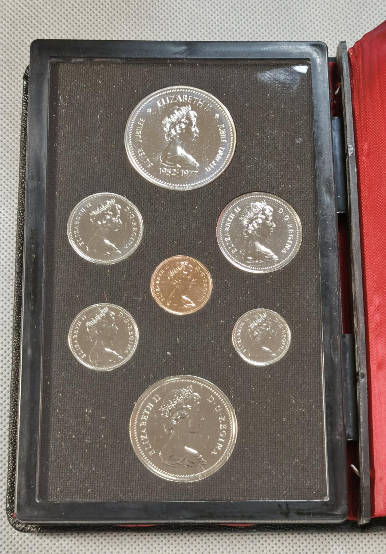  甄臻铺-世界钱币拍卖（第12期）送拍享返佣金等优惠多多 加拿大1977年官方精制套币（含1枚精制银币，证书），几乎未氧化，现在难得一见