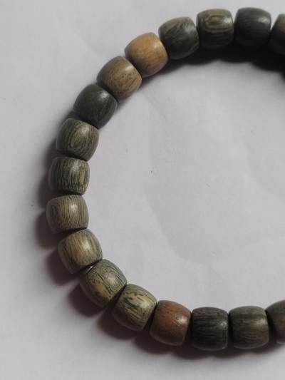 玉石 手串 手镯 手链专场 绿檀木直切手串。