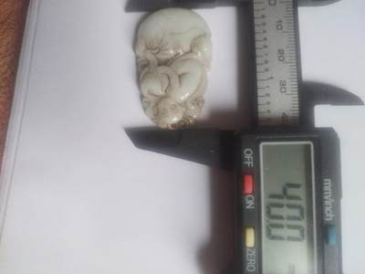 玉石 手串 手镯 手链专场 清代 老和田玉挂件。纯手工制作，猴桃献寿。