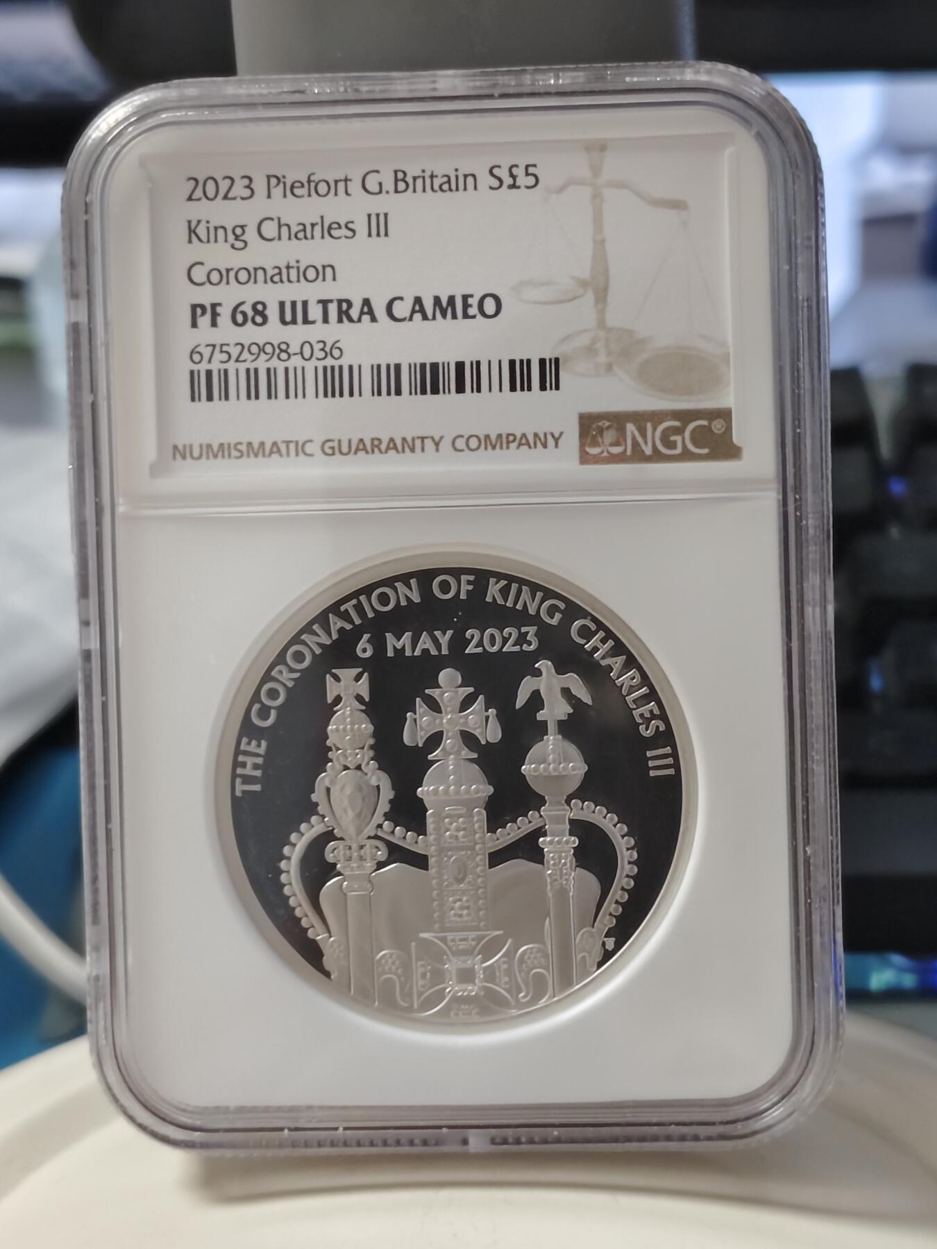 第168期拍卖【长期征集拍品】 英国2023年国王查理三世加冕5英镑加厚精制银币NGC-PF68原盒证书，925银，56.56克，发行3250枚