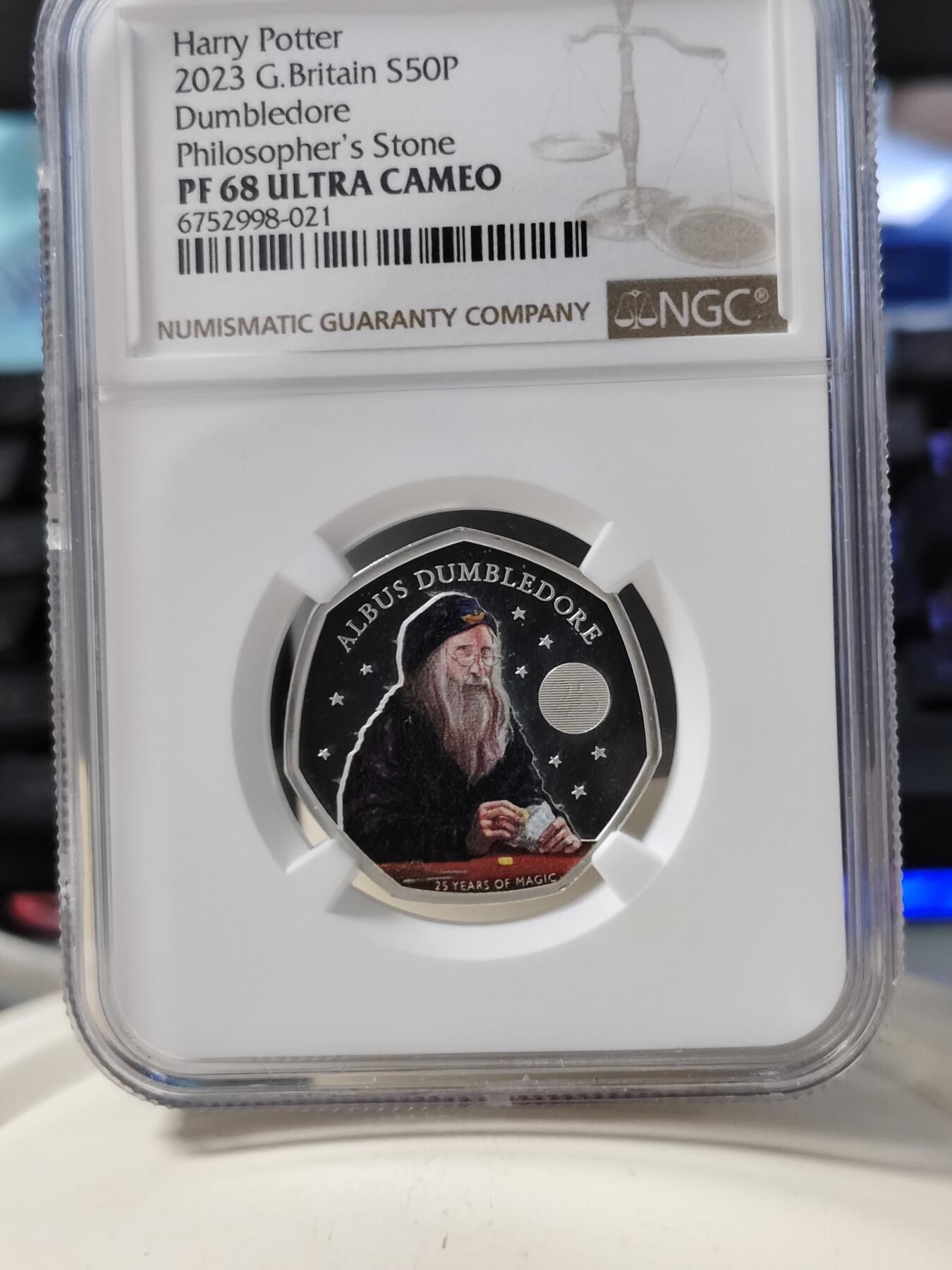 第168期拍卖【长期征集拍品】 英国2023年哈利波特阿不思邓不利多50便士彩色纪念银币NGC-PF68原盒证书，925银，8克，发行15000枚