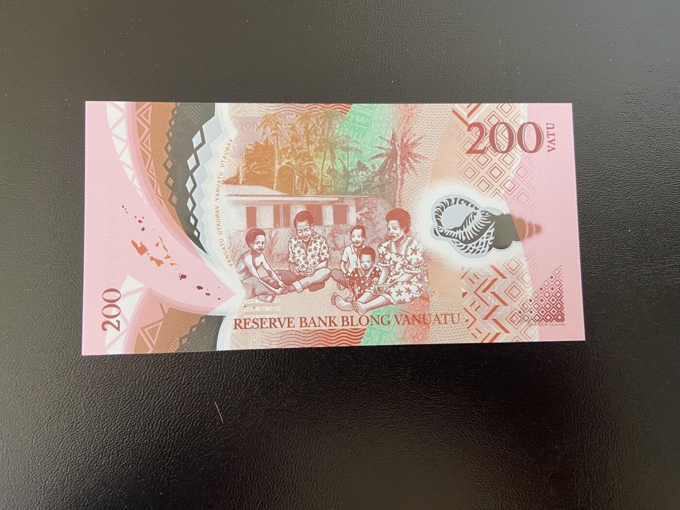 世界纸币专场，第六期 瓦努阿图200瓦图，全新AA冠
