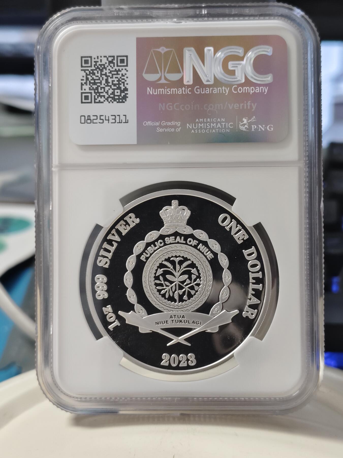 第168期拍卖【长期征集拍品】 纽埃2023年蓝色三趾翠鸟彩色纪念银币NGC-PF68原盒证书，999银，1盎司，发行1000枚