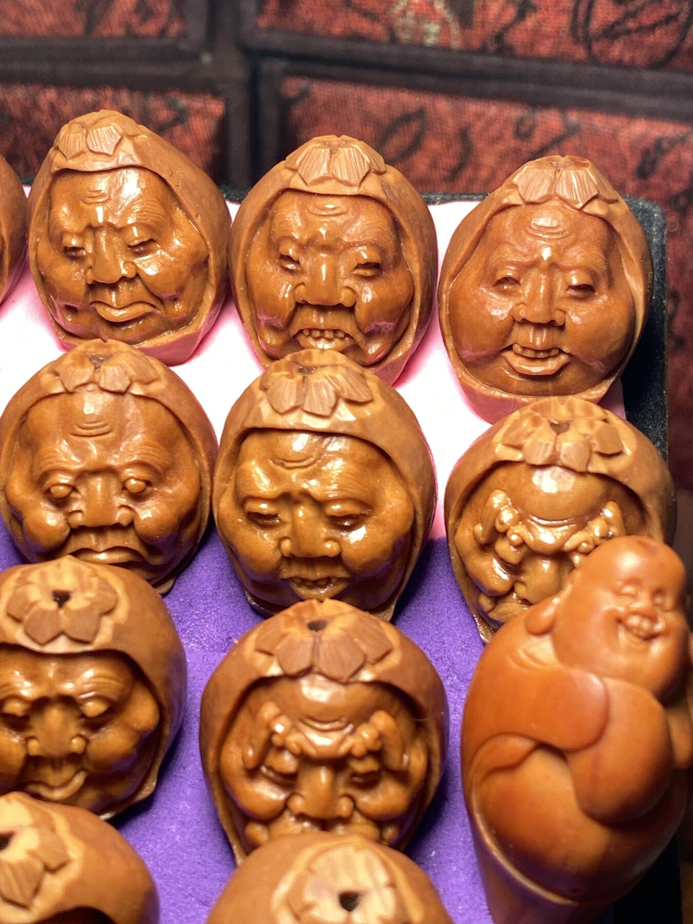 刚完工一条，铁核十八罗汉，老苏工须派，苏工名家雕刻师王红秋老师作品，创作风格与众不同，尺寸2。0x2.1非常漂亮