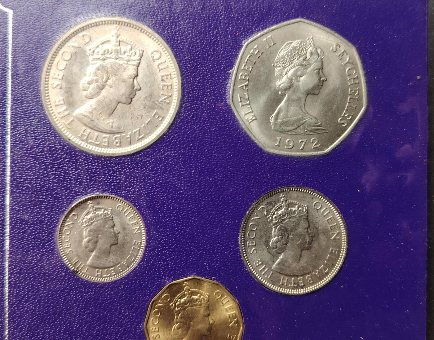 布加迪🐬～世界钱币(上海)🌾第 214 期 /  各国套币和散币