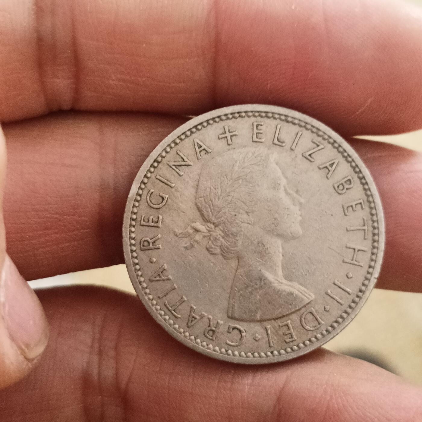泡泡币外币第八场 英国63年二先令